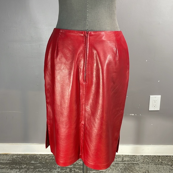 Danier red leather pencil skirt made in Canada - Picture 4 of 17